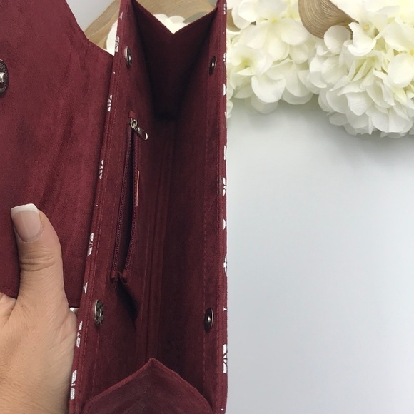 Burgundy MIRROR CLUTCH - Picture 3 of 9